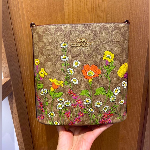 Coach Gold/Khaki
Sophie Bucket Bag In Signature Canvas With Floral Print # CR155 - Picture 2 of 9